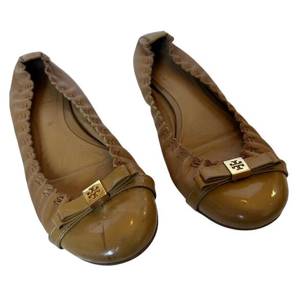 Tory Burch Tan Romy Leather Patent Medallion Logo Bow Ballet Flats Size 7 - Picture 1 of 8